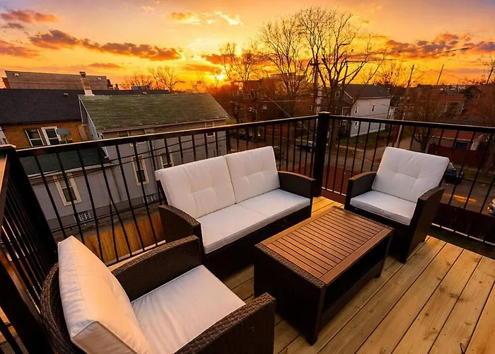 Apartment 3br Oasis Near Downtown & United Center *