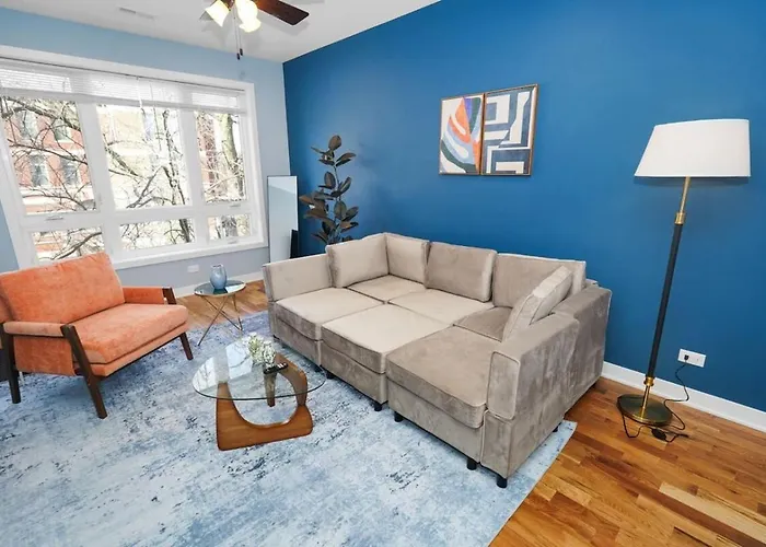3br Oasis Near Downtown & United Center Apartment Chicago