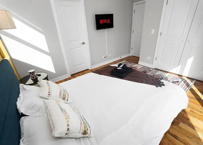Apartment 3br Oasis Near Downtown & United Center Chicago
